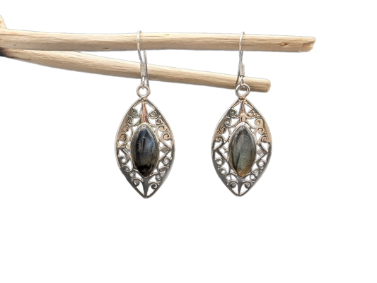 Boucles d'oreilles en argent en labradorite Trésors de femme