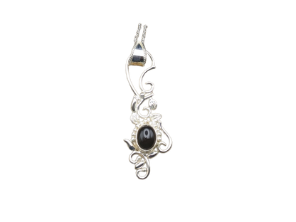 pendentif en argent orné d’une pierre d’onyx noir Trésors de femme