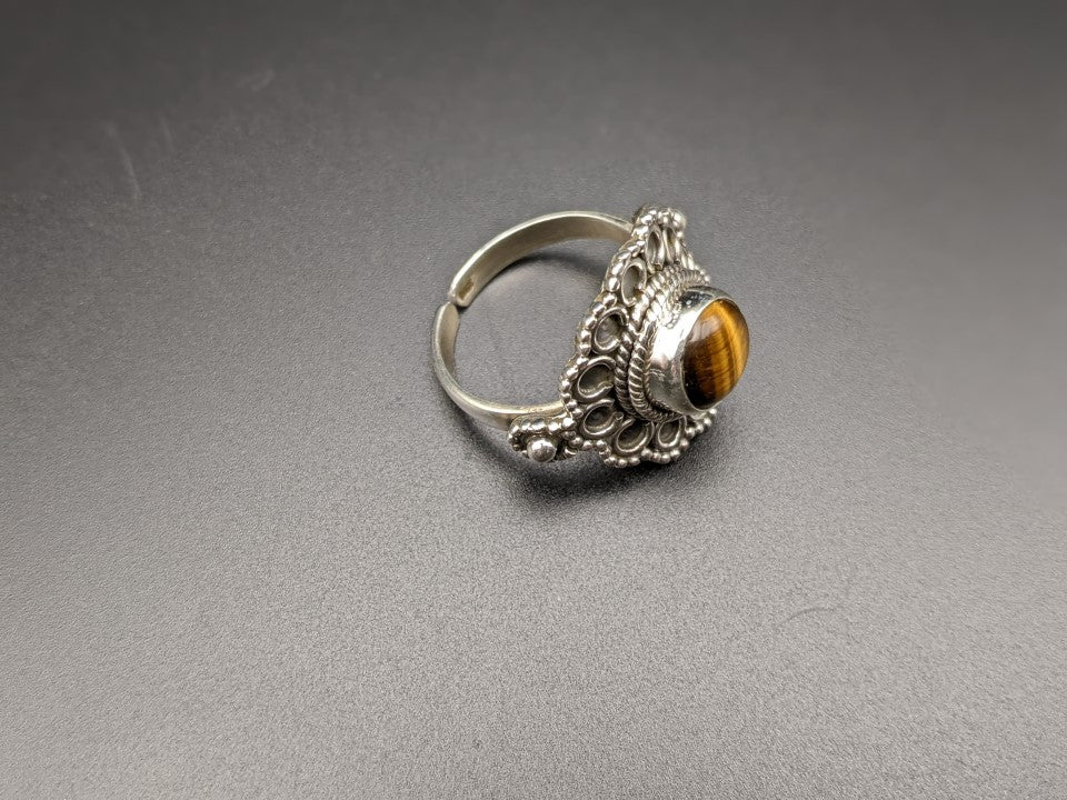 Bague en argent et pierre d il de tigre Tr sors de femme